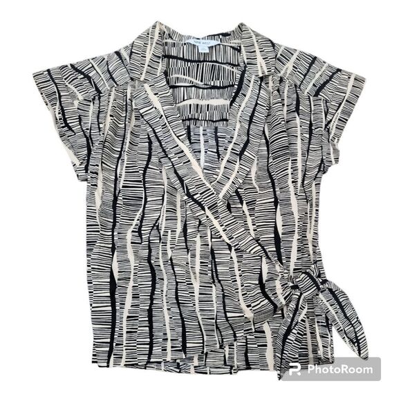 Nine West Structured Utility Wrap Blouse Short Sleeve Cream & Black Size XS - Picture 3 of 8